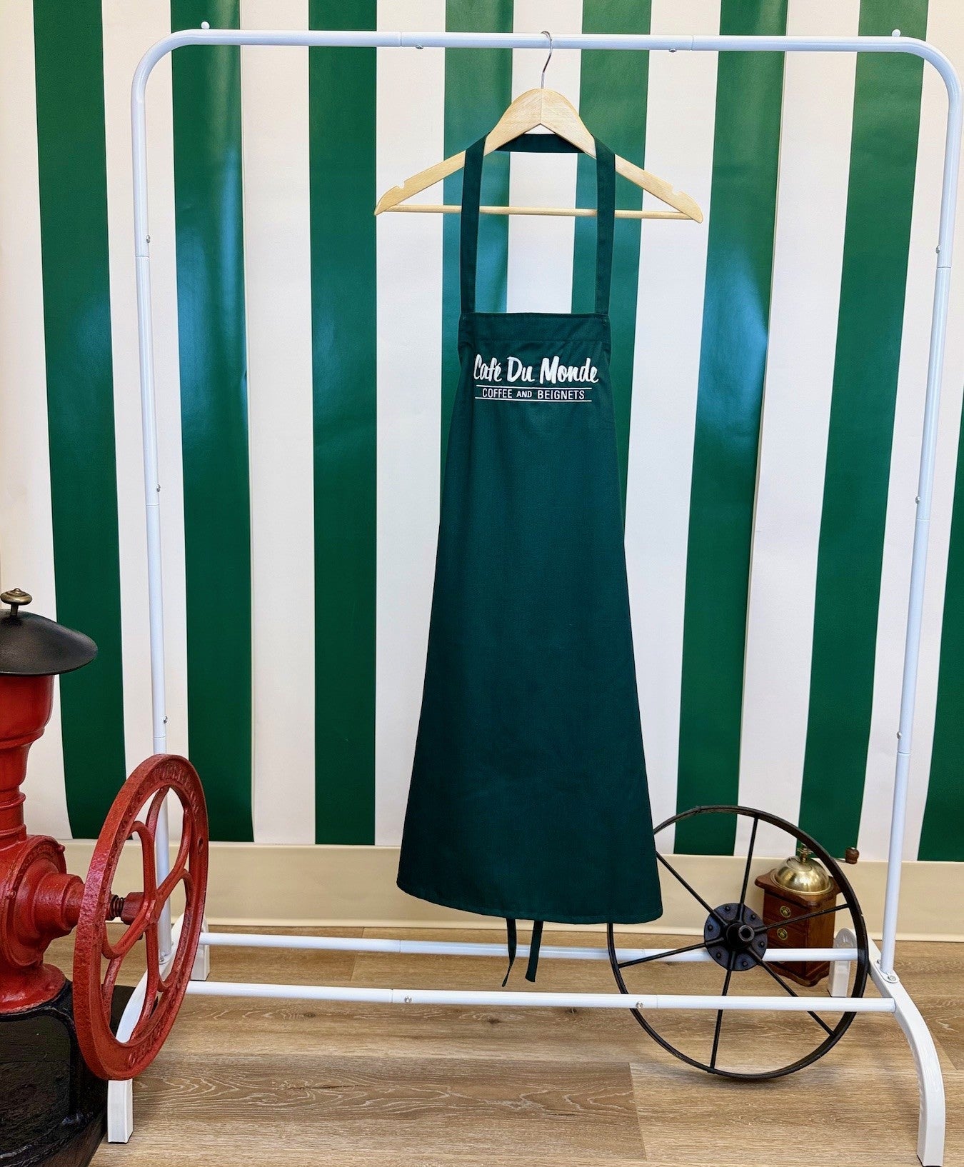 GREEN APRON